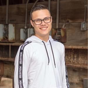 Meet your Posher, Dylan